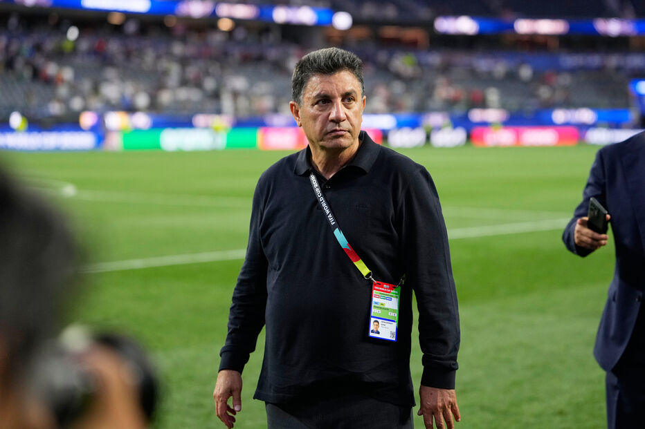  Amir Ghalenoei, selecionador do Irão