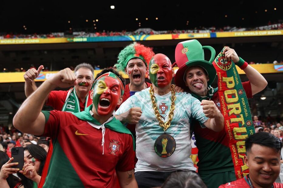 Adeptos apoiam a seleção portuguesa