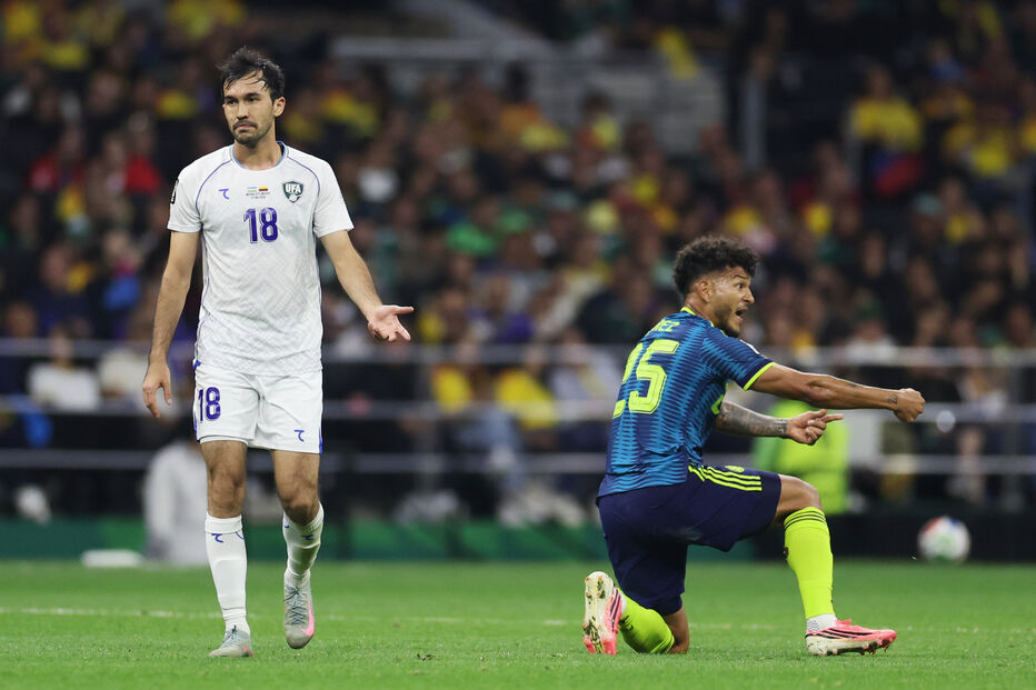 Colômbia vence estreante Uzbequistão