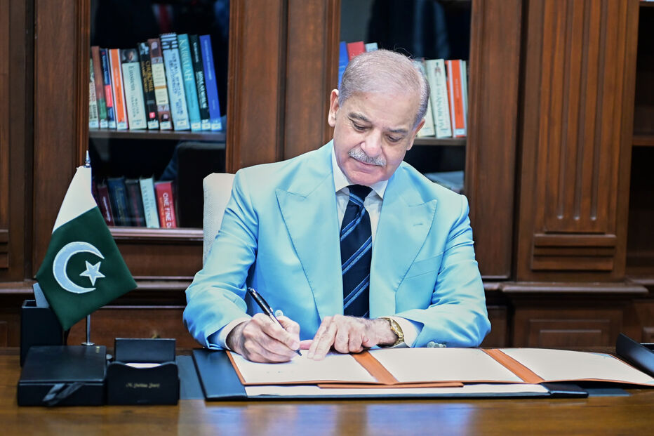Primeiro-ministro do Paquistão, Shehbaz Sharif, assina memorando para se tornar mediador entre Teerão e Washington