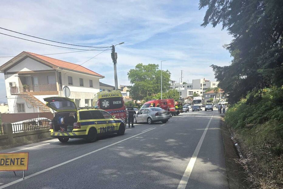 Colisão entre dois carros faz um morto em Vila Cova da Lixa 