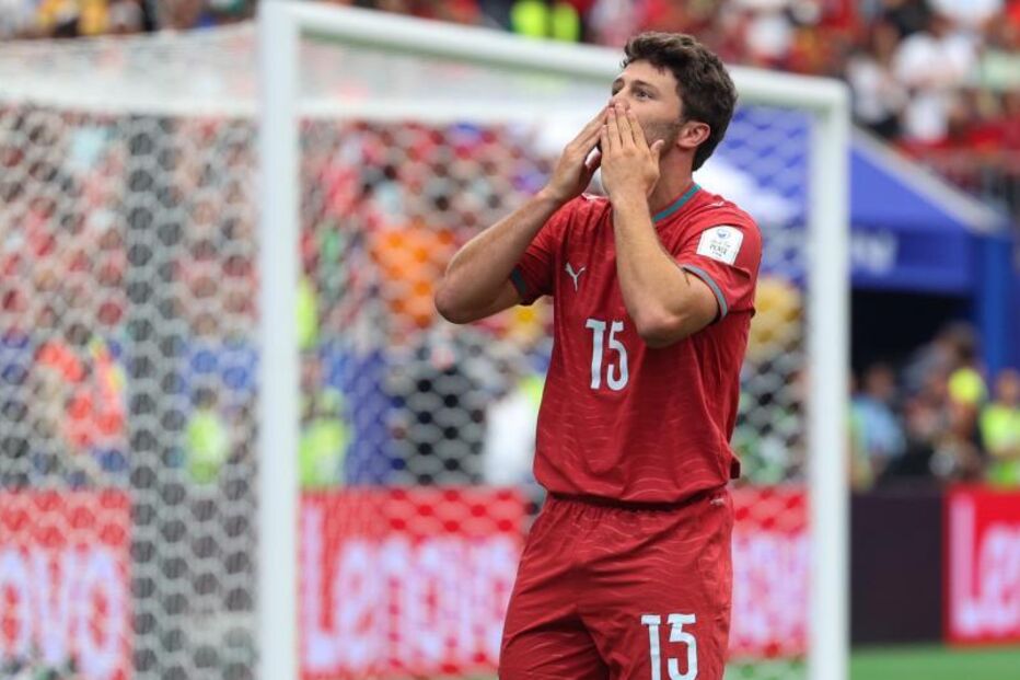 João Neves dedica primeiro golo em Mundiais à mãe