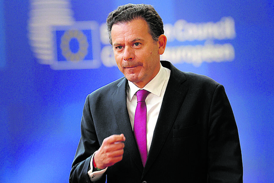 Luís Montenegro à chegada ao Conselho Europeu, em Bruxelas