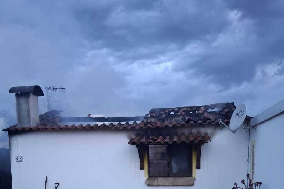 Incêndio destruiu casa em Castelo Branco1.jpg