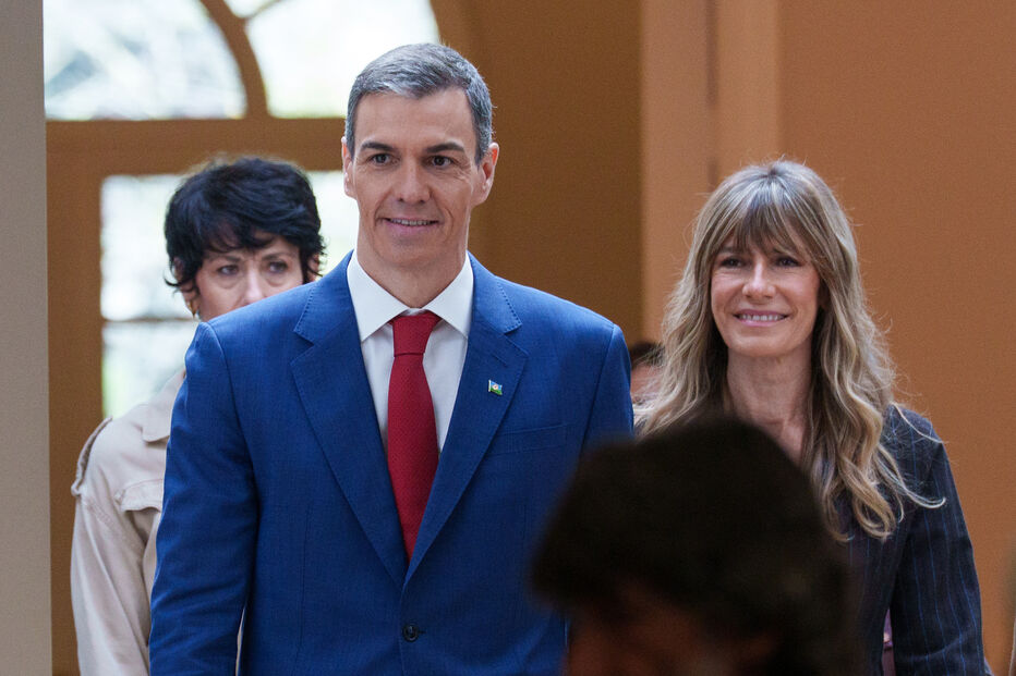 Juiz ordenou este sábado que a mulher do primeiro-ministro espanhol vai a julgamento por vários crimes