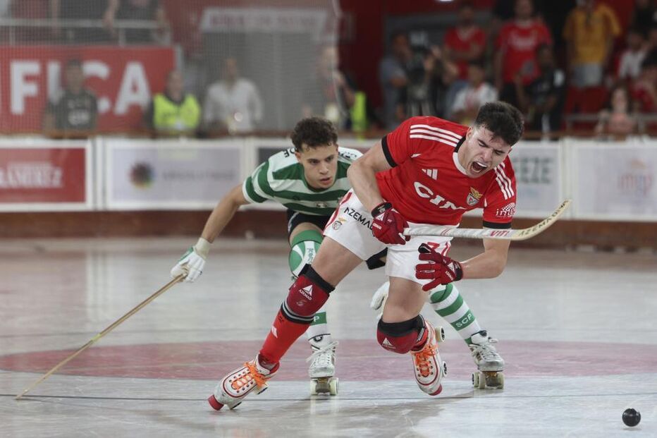 Benfica vence Sporting e sagra-se campeão nacional invicto no hóquei em patins