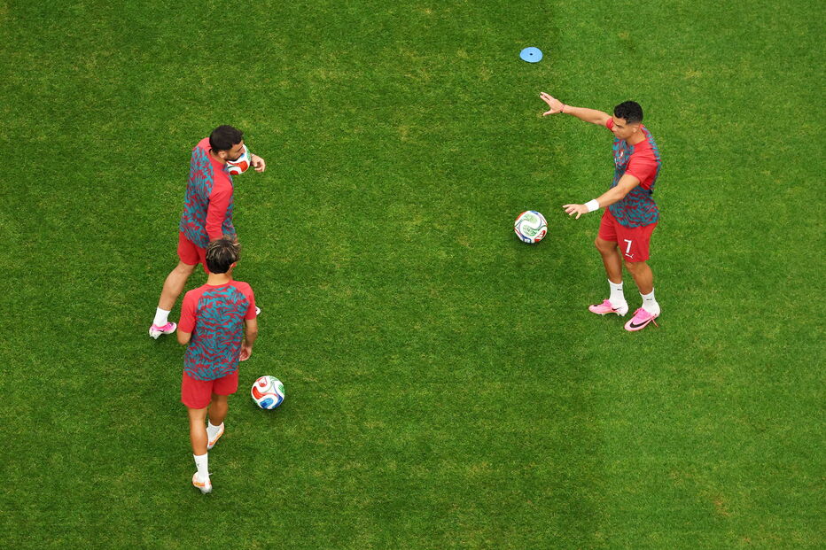 Aquecimento dos jogadores da seleção antes do jogo contra o Uzbequistão