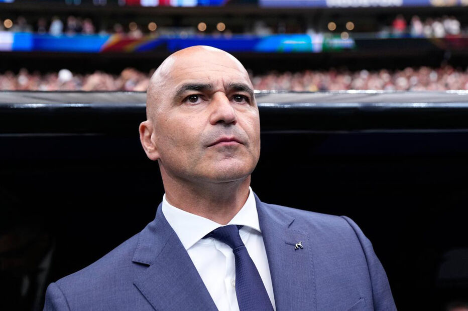Roberto Martínez reage junto ao banco de suplentes de Portugal