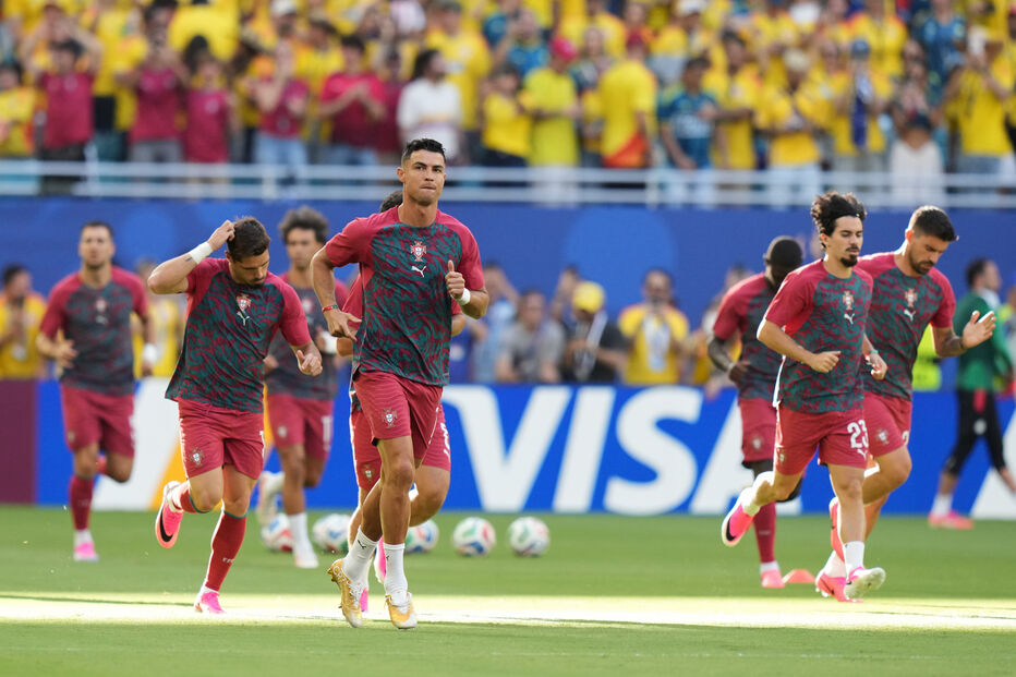 Seleção portuguesa aquece para o jogo contra a Colômbia