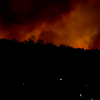 <![CDATA[ Duas aldeias evacuadas na serra do Caramulo em Tondela devido ao incêndio que deflagrou em Vouzela ]]>