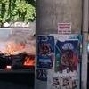 <![CDATA[ Carro de alta gama consumido pelas chamas junto ao Colombo, em Lisboa ]]>
