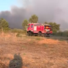 <![CDATA[ Incêndio deflagra em Vale do Cobro em Setúbal. Casas foram evacuadas ]]>