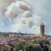 <![CDATA[ Incêndio de grandes dimensões alastra na Costa Brava e obriga milhares a permanecer em casa ]]>