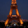 <![CDATA[ Torre Eiffel ilumina-se com as cores da bandeira dos EUA pelos 250 anos da independência ]]>