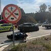 <![CDATA[ Um morto e dois feridos em colisão entre moto e carro em Paredes ]]>