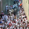 <![CDATA[ Primeira corrida de touros de San Fermín enche ruas de Pamplona ]]>