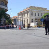 <![CDATA[ Explosões junto ao hotel onde Macron está hospedado em Damasco fazem 18 feridos ]]>