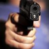 <![CDATA[ Dispara contra a PSP depois de apontar arma a mãe e filho menor ]]>