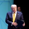 <![CDATA[ Trump diz que cessar-fogo "acabou" e ameaça mais ataques ao Irão ]]>