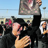 <![CDATA[ Jornal iraniano publica lista de personalidades que devem pagar pela morte de Khamenei ]]>