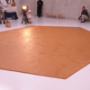 <![CDATA[ Museu cobre chão com 360 quilos de manteiga de amendoim em homenagem a artista ]]>