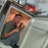 <![CDATA[ Homem esconde-se dentro de frigorífico para escapar à polícia ]]>