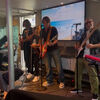 <![CDATA[ Keith Urban surpreende fãs com concerto a bordo de ferry em Nova Iorque ]]>