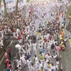 <![CDATA[ Corrida de touros em Pamplona faz vários feridos no quinto dia das festas de São Firmino ]]>