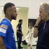 <![CDATA[ 'Tu, finish' de Jesus para Neymar divide Brasil ]]>