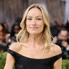 <![CDATA[ Olivia Wilde fala de sexo, relações e "O Convite": "As pessoas esquecem-se que merecem mais" ]]>
