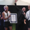 <![CDATA[ "Carecas, conseguimos!": fãs de Pitbull batem recorde do Guinness de maior concentração de pessoas com perucas carecas ]]>