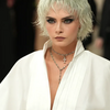 <![CDATA[ Esqueça o bob e o pixie: este é o novo corte de cabelo preferido das celebridades ]]>