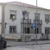 <![CDATA[ Empresa que construiu piscina de Luís Neves realizou obras de 874 mil euros na PJ de Évora. Dados omitidos no Portal Base ]]>
