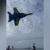 <![CDATA[ Imagens mostram caça militar a sobrevoar praia a baixa altitude nos EUA ]]>