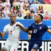 <![CDATA[ 'C'est la vie': França tentou, mas está fora do pódio. Inglaterra alcança o bronze no Mundial 2026 ]]>
