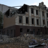 <![CDATA[ Imagens revelam rastro de destruição em Kiev provocado por ataque russo ]]>