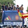 <![CDATA[ Mais de um milhão de pessoas nas ruas de Madrid saúdam campeã Espanha ]]>