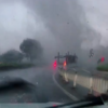<![CDATA[ Imagens mostram o momento em que tornado atira carro pelo ar na China ]]>