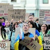 <![CDATA[ Demissão de Syrskiy não trava protestos na Ucrânia ]]>