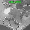 <![CDATA[ EUA voltam a disparar contra navio que tentava furar bloqueio aos portos iranianos ]]>