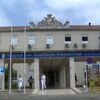 <![CDATA[ Ministério e ULS atiram 'culpas' e deixam criança com doença grave à espera há três anos ]]>