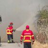 <![CDATA[ Onze meios aéreos e 320 operacionais combatem fogo com três frentes na Guarda ]]>