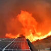 <![CDATA[ Imagens impressionantes mostram como incêndio florestal se aproxima de habitação em apenas 5 minutos ]]>
