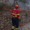 <![CDATA[ Incêndio em Penafiel volta a ganhar força. 150 operacionais combatem as chamas ]]>