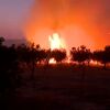 <![CDATA[ Incêndio em Valpaços está a "arder com intensidade". Chamas cercam aldeia ]]>