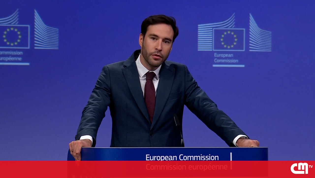 <![CDATA[ União Europeia multa Google em 890 milhões de euros por violar regras da concorrência digital ]]>