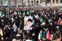 Milhares no arranque das cerimónias fúnebres do antigo líder supremo Ali Khamenei