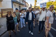 Cerca de 1500 pessoas em protesto contra falta de água na Costa da Caparica, em Almada 