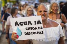 Cerca de 1500 pessoas em protesto contra falta de água na Costa da Caparica, em Almada 