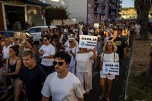 Cerca de 1500 pessoas em protesto contra falta de água na Costa da Caparica, em Almada 